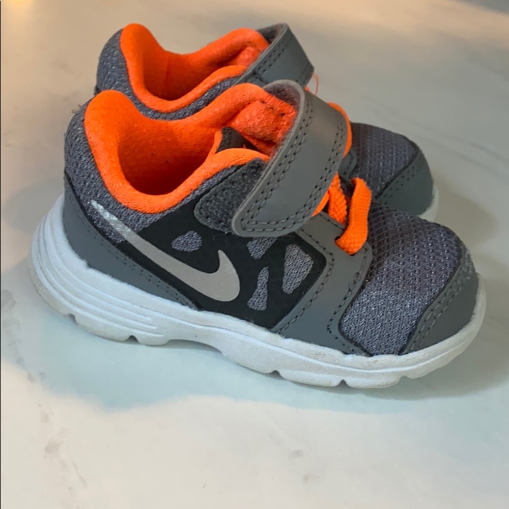 NIKE baby/toddler size 3C